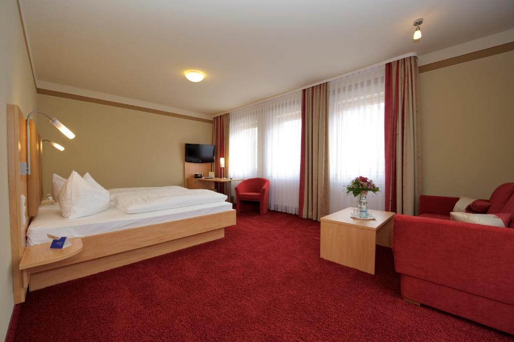 Land-Gut-Hotel Hotel Adlerbraeu Gunzenhausen Oda fotoğraf